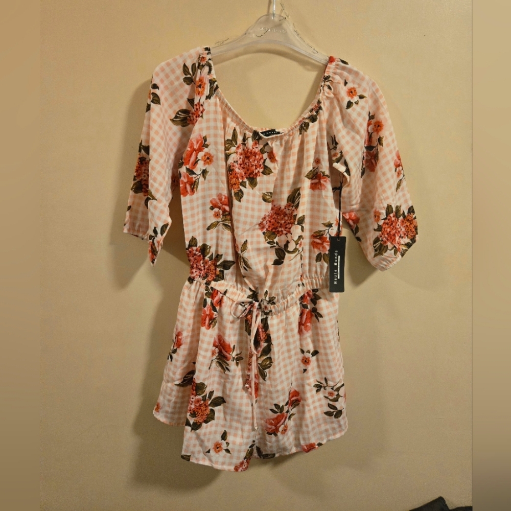 *Final Price* NWT Haute Monde Floral Pink Romper - Size Medium